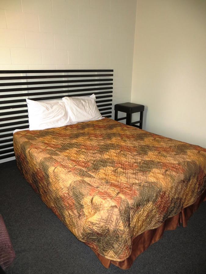 Macklin Motor Inn Экстерьер фото